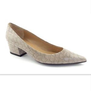 New STUART WEITZMAN Alligator Block Heel Pumps 6